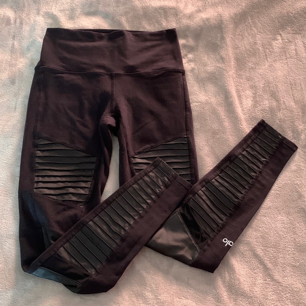 Alo yoga moto leggings